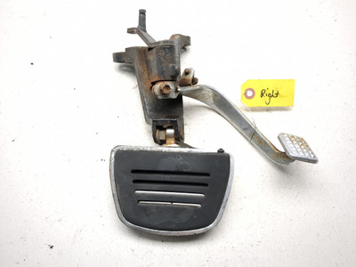 01-04 Suzuki VL800 Intruder Volusia Front Right Floorboard Floor Board