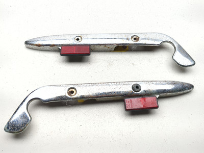 99-10 Suzuki GZ250 Rear Fender Support Struts Set Pair W/ Reflectors