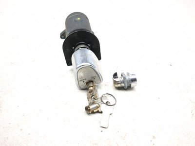 07-12 Harley Electra Glide Ultra Classic FLHTCU Ignition Accessory And Key