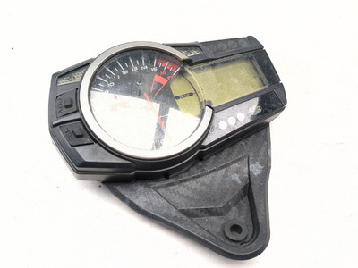 11-25 Suzuki GSXR 600 Gauge Speedometer Tachometer Display