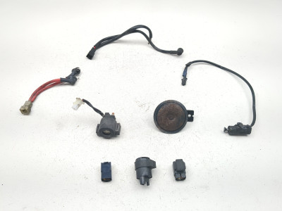 09-15 Yamaha Zuma YW125 Relay Set Kickstand Starter Battery Horn