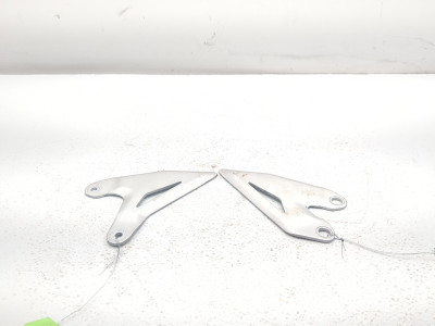 24 25 Kawasaki Z500 Heel Guards Set