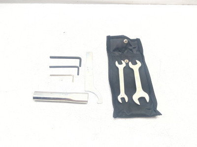 24 25 Kawasaki Z500 Tool Kit