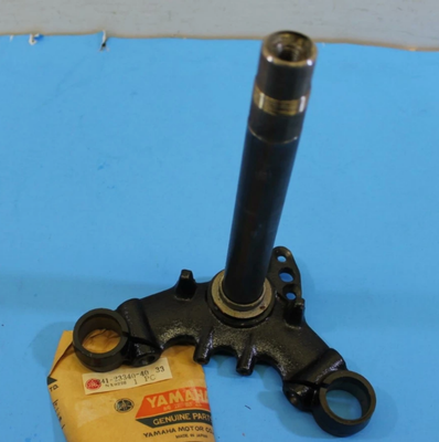 NOS OEM 70 71 Yamaha HS1 Bottom Lower Triple Tree Steering Stem 241-23340-4033