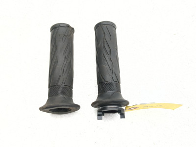 23-25 Suzuki GSX800R GSX 8R Throttle Tube And Grips Set