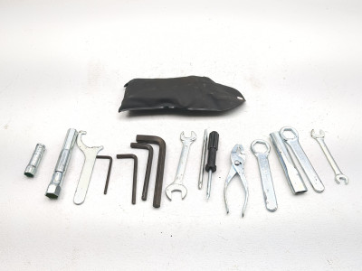 01-04 Suzuki VL800 Intruder Volusia Tool Kit