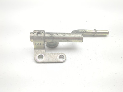 13-19 Suzuki VL1500 Boulevard C90T Fuel Injector Rail B