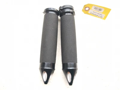 06-24 Suzuki VZR1800 M109R Boulevard Aftermarket Throttle Tube And Grips