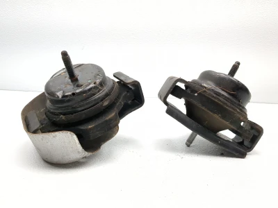 14-20 Polaris Slingshot SL Front Left & Right Engine Motor Mount Isolator Pair