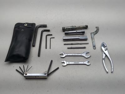 01-05 Kawasaki ZRX1200 Complete Set with Pouch Tool Kit 56007-0012