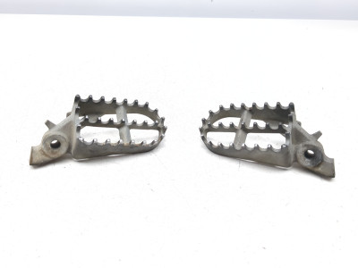09-13 BMW R1200GS Adventure Front Left & Right Driver Footpegs Step Mount
