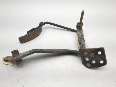 05-16 Kawasaki KAF400 Mule 610 Front Brake & Accelerator Pedal