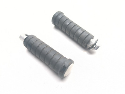 06-12 Victory Vegas Jackpot Rear Left Right Passenger Foot Pegs Set