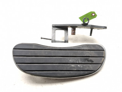 09-23 Kawasaki VN1700A Vulcan Voyager 1700 Front Right Floorboard