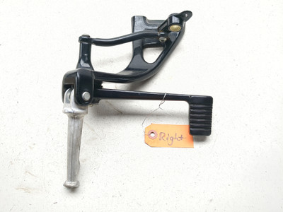 21-25 Harley Davidson Street Bob FXBBS Front Right Driver Foot Peg & Brake Pedal