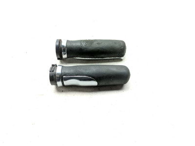 05-09 Harley Softail Heritage Classic FLSTCI Throttle Tube And Grips
