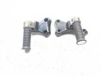 03-08 Kawasaki VN1600 Vulcan Classic Rear Left Right Passenger Foot Peg Set
