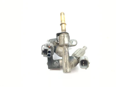 05-10 Kawasaki Vulcan 2000 VN2000D1 Fuel Injectors Rail 49033-0003