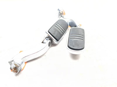 06 Harley Davidson Street Glide FLHXI Rear Left Right Passenger Foot Peg Set
