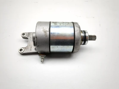 06-11 Piaggio MP3 250 Starter Motor 82611R