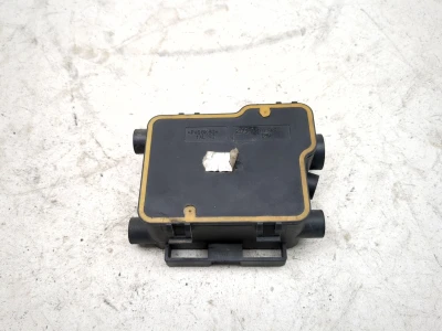04-09 BMW R1200GS Throttle Cable Junction Box 32737670564