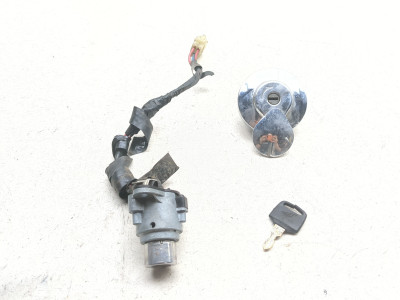 94-03 Honda Magna 750 VF750C Front Ignition Gas Cap Key Set 35010-MZ5-A01