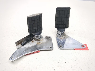 97-04 Honda Valkyrie 1500 GL1500C Front Left Right Foot Rest Set  50642-MZ0-000