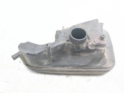 05-14 Vespa LX 50 Rear Secondary Air Box