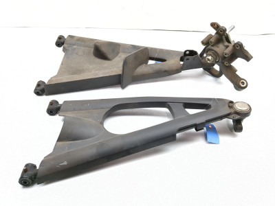 08-12 Can Am Spyder RT SE5 Front Right Upper Lower A-Arm Set