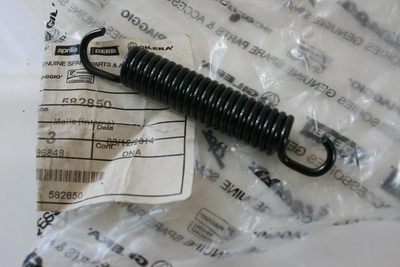 03-24 Piaggio Vespa GTS Beverly Carnaby X9 Internal Center Stand Spring 582850