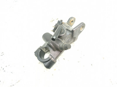 04-06 Yamaha YZF R1 YZF-R1 Right Front Brake Master Cylinder 5VY-W2587-00-00