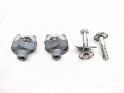 04-06 Harley Road King Custom FLHRSI Front Handlebar Riser Mount Set 56116-82A