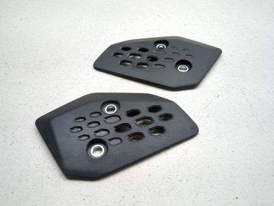 25-26 Yamaha MT-07 MTN690 Rear Left Right Heel Guard Set