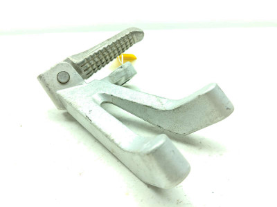 97 Suzuki TL1000 S Rear Right Passenger Foot Peg
