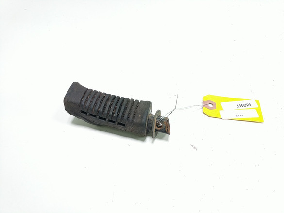 05 Suzuki GS 500 F GS500E Rear Right Passenger Foot Peg 05 Suzuki GS 500 F GS500E Rear Right Passenger Foot Peg