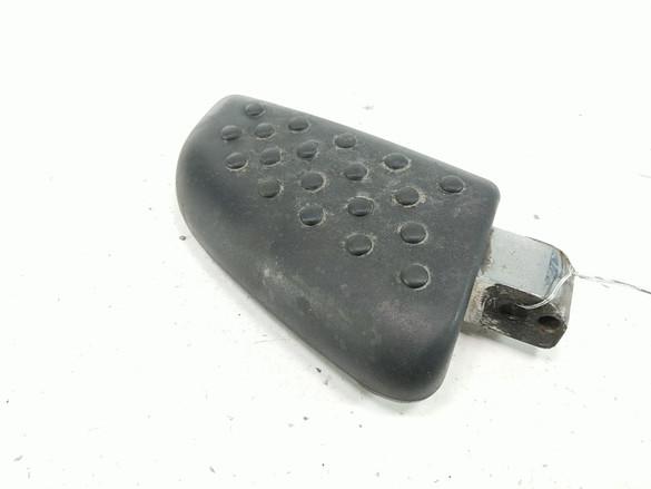 03 BMW Montauk R1200CLC R1200 CL Rear Right Passenger Foot Peg 03 BMW Montauk R1200CLC R1200 CL Rear Right Passenger Foot Peg