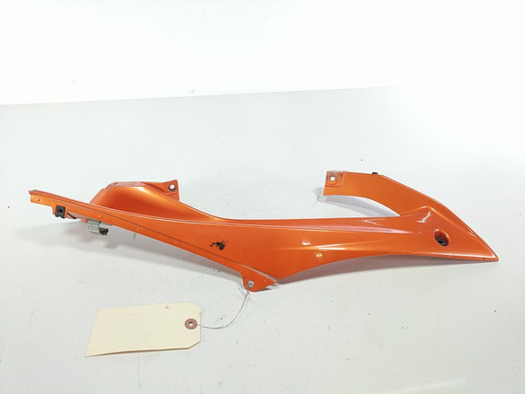08-UP Yamaha R6R Front Right Upper Mid Fairing Trim Frame Cowl 13S-2117W-00 A * 08-UP Yamaha R6R Front Right Upper Mid Fairing Trim Frame Cowl 13S-2117W-00 A *