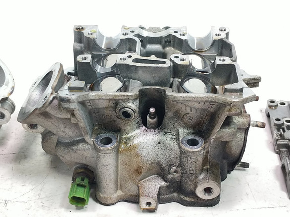 13 Can Am Spyder ST Limited Motor Engine Cylinder Head 13 Can Am Spyder ST Limited Motor Engine Cylinder Head