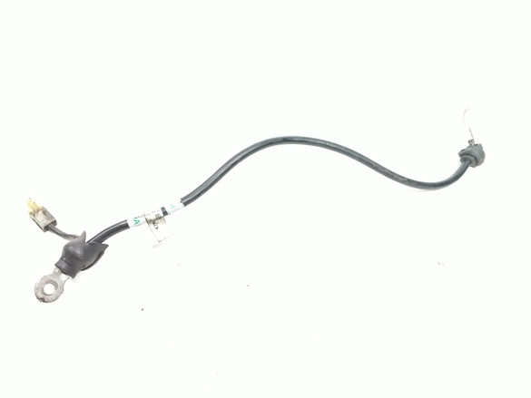 15 Triumph Thunderbird LT 1700 Battery Cable Terminal (A) 15 Triumph Thunderbird LT 1700 Battery Cable Terminal (A)