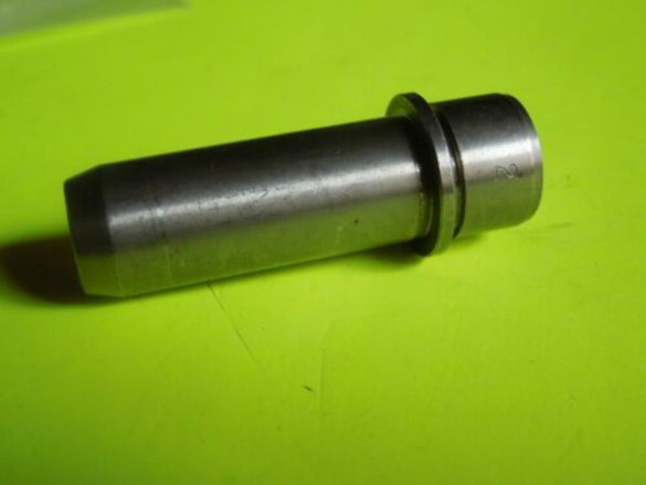 1982-1995 Harley Davidson OEM Intake & Exhaust Valve Guide 18143-79A