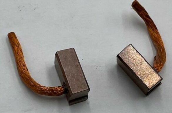 HARLEY HD OEM GENUINE STARTER MOTOR BRUSH SET 31582-73T HARLEY HD OEM GENUINE STARTER MOTOR BRUSH SET 31582-73T