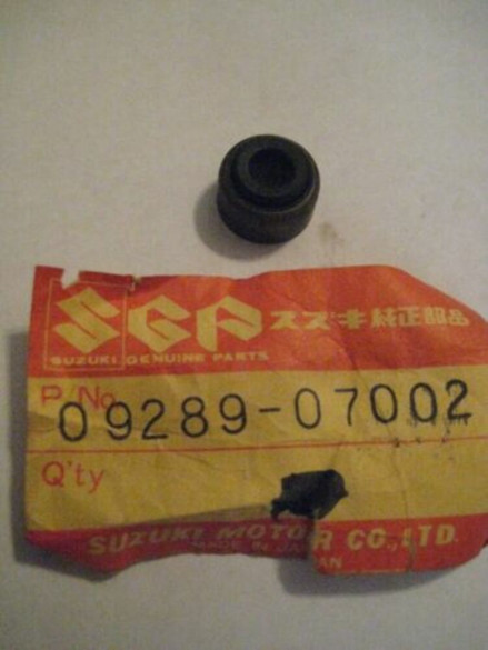 1994-1998 Suzuki RF600R RF900R OEM Handlebar Switch Screw 57437-32C01