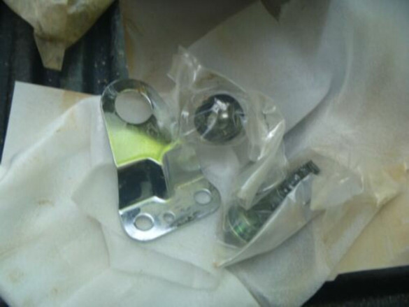 NEW OEM Yamaha XVS1100 Tandem Seat Bracket Kit 90891-20106 NEW OEM Yamaha XVS1100 Tandem Seat Bracket Kit 90891-20106