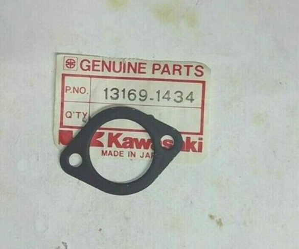 Kawasaki 13169-1434 Fuel Injector Plate B KZ ZX KZ1100 KZ1000 ZX1100 Kawasaki 13169-1434 Fuel Injector Plate B KZ ZX KZ1100 KZ1000 ZX1100