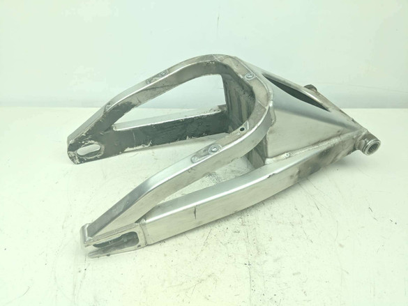 01 Yamaha R1 YZF-R1 Rear Swing Arm Frame 01 Yamaha R1 YZF-R1 Rear Swing Arm Frame