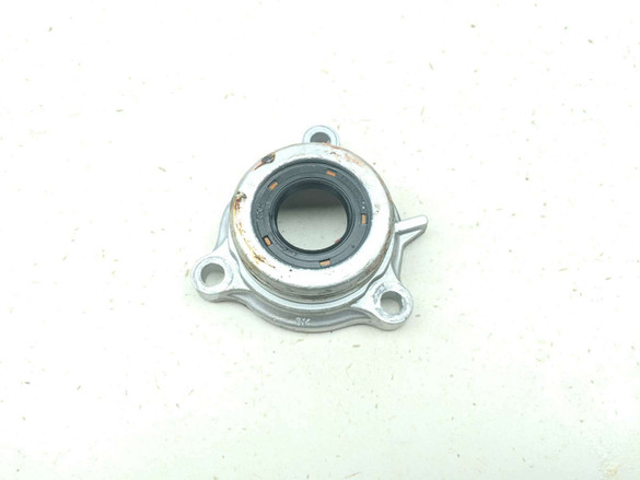 08 Honda Goldwing GL 1800 Engine Motor Output Shaft Cover Mount Bracket R 08 Honda Goldwing GL 1800 Engine Motor Output Shaft Cover Mount Bracket R