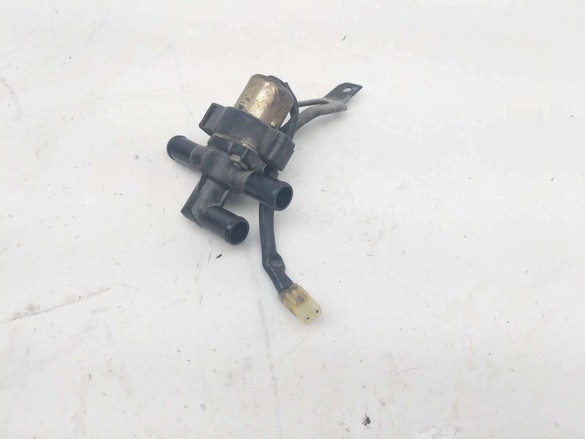 04 Yamaha YZF R6 Air Intake Breather Valve 04 Yamaha YZF R6 Air Intake Breather Valve