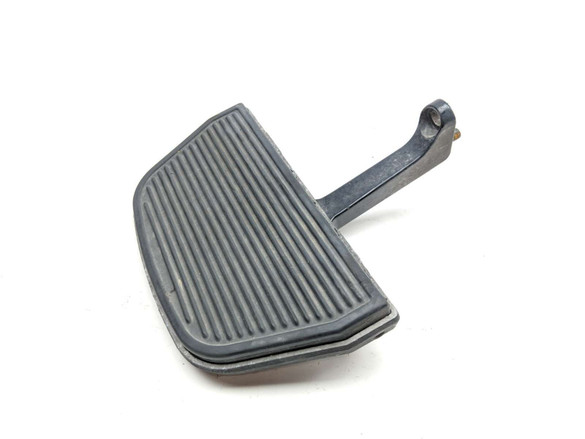 08 Harley Ultra Classic Electra Glide FLHTCUI Rear Passenger Floor Board (B) 08 Harley Ultra Classic Electra Glide FLHTCUI Rear Passenger Floor Board (B)