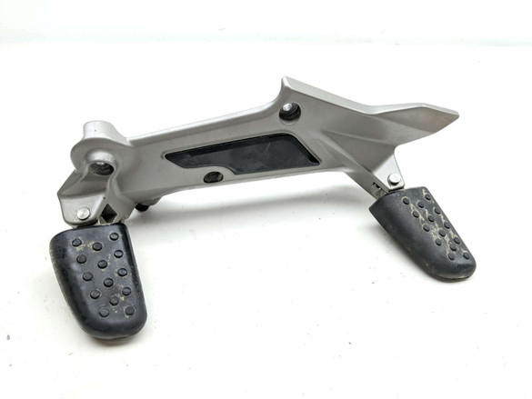 13 BMW K1600 GTL Left Driver Footrest Passenger Foot Peg 46717728223 13 BMW K1600 GTL Left Driver Footrest Passenger Foot Peg 46717728223