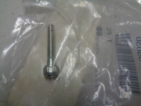 2004 Yamaha YZF-R1 is genuine Yamaha OEM M5x30 flange bolt, versatile and common